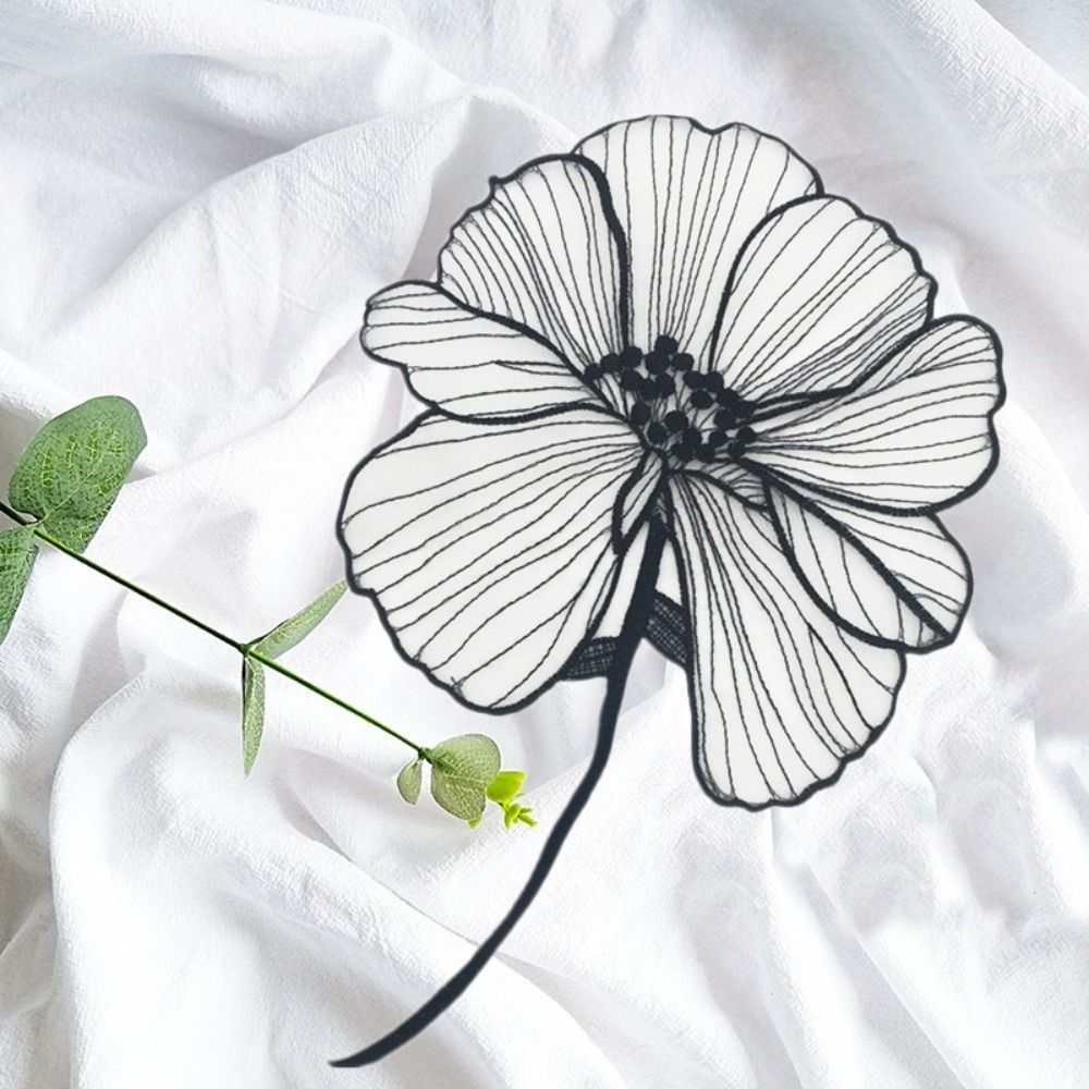 Embroidery On Black Shirt - Aplique Bordado de Flor em Organza