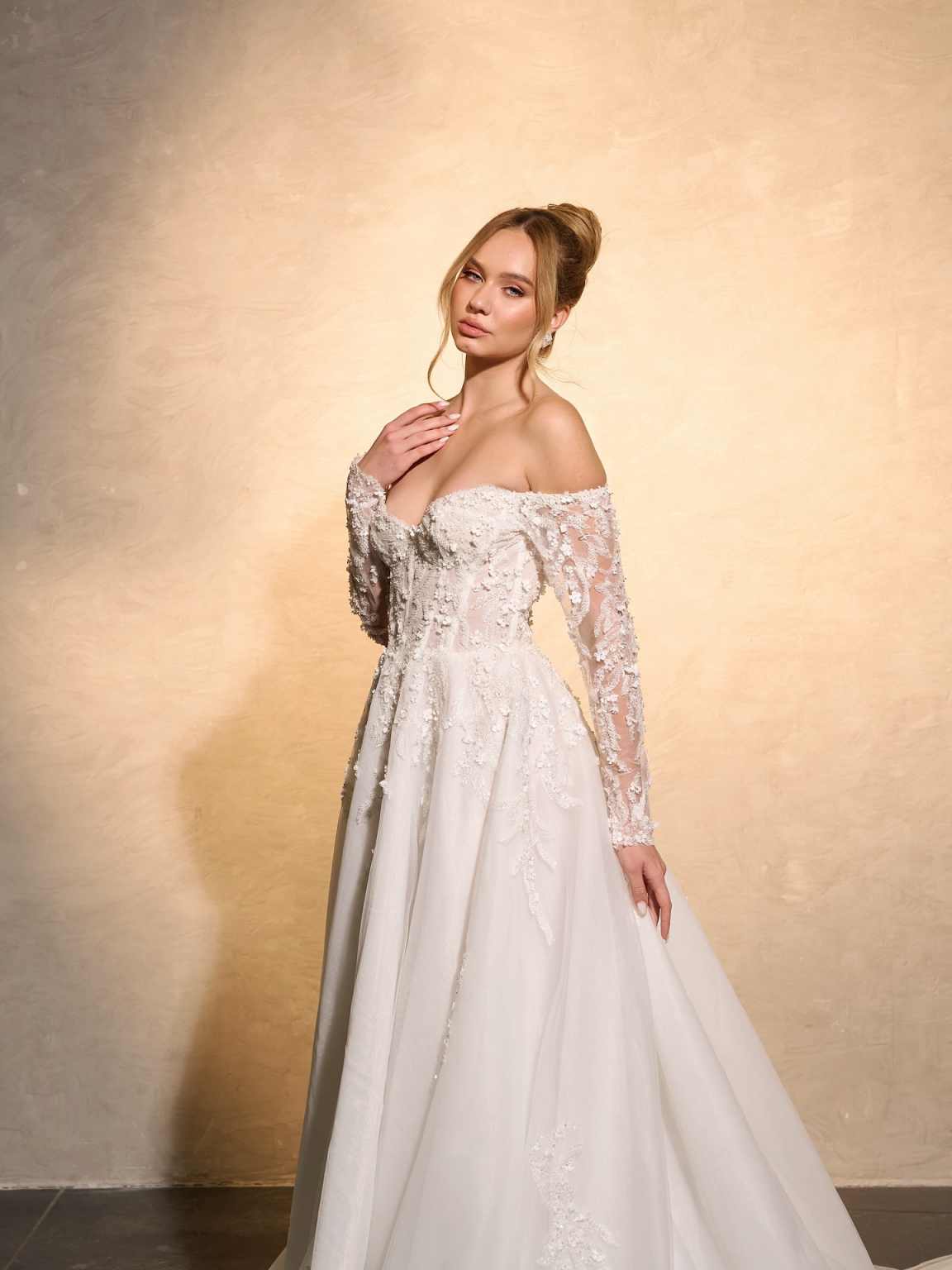 Vestido de casamento elegante  - Embroidery Online Design avaliação e preço