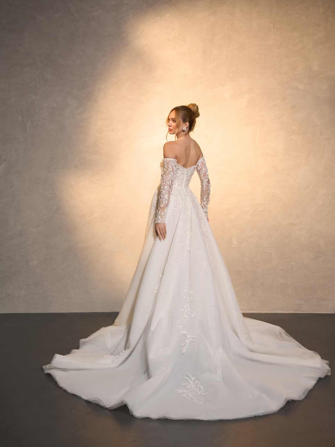 Vestido de casamento elegante  - Embroidery Online Design avaliação e preço