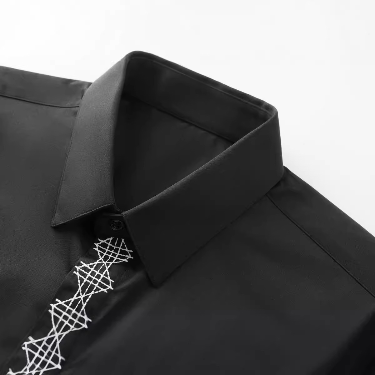 Top masculino bordado em malha - Embroidery On Black Shirt avaliação e preço